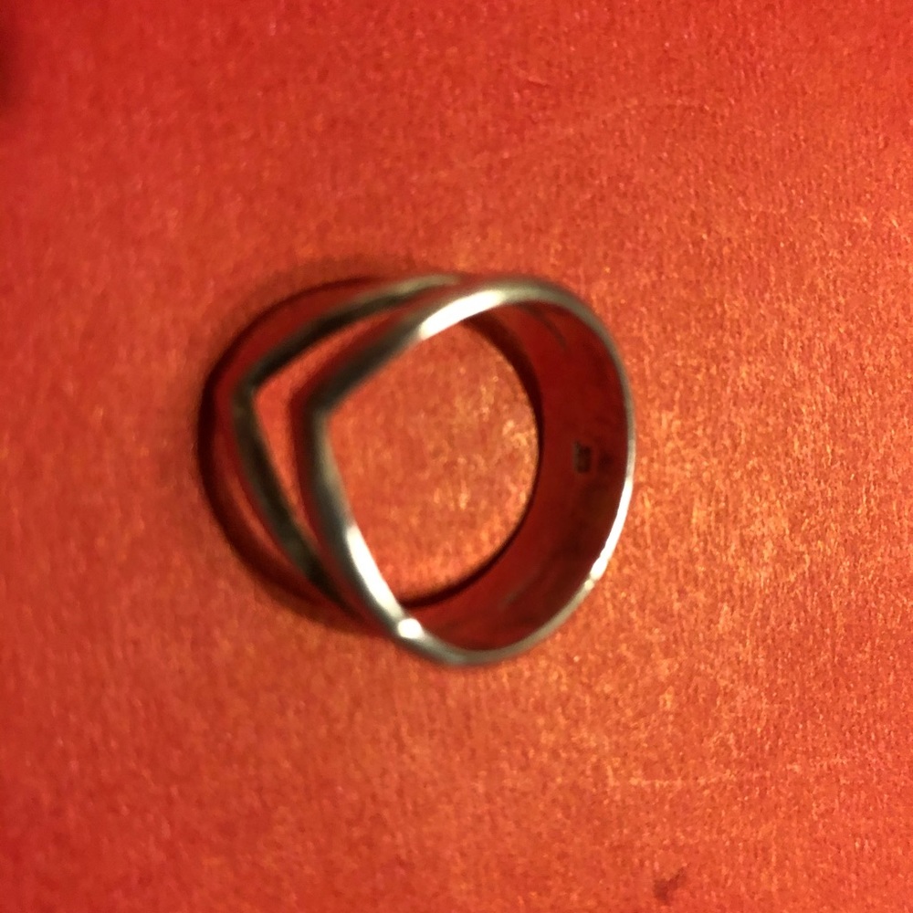 Silver ring - Picture 2 of 4